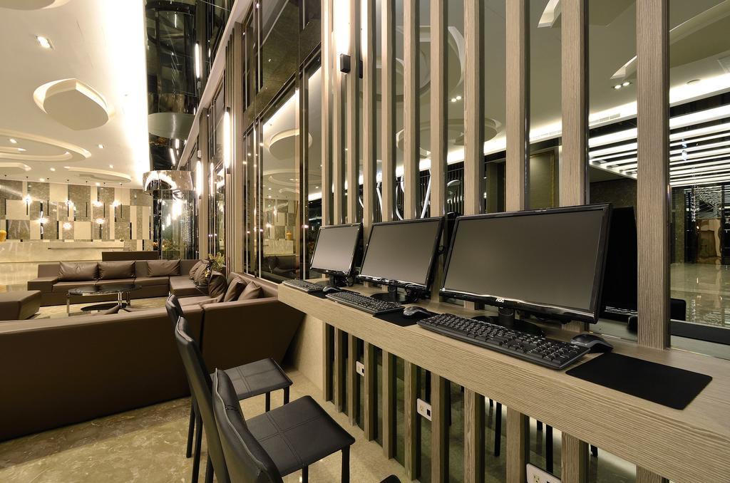 Tsun Huang Hotel Chiayi City Exteriör bild