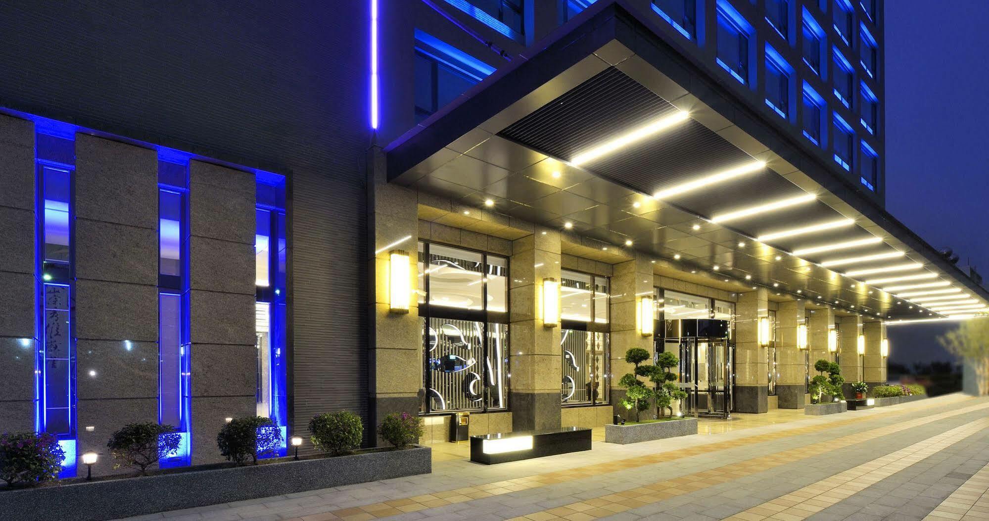 Tsun Huang Hotel Chiayi City Exteriör bild