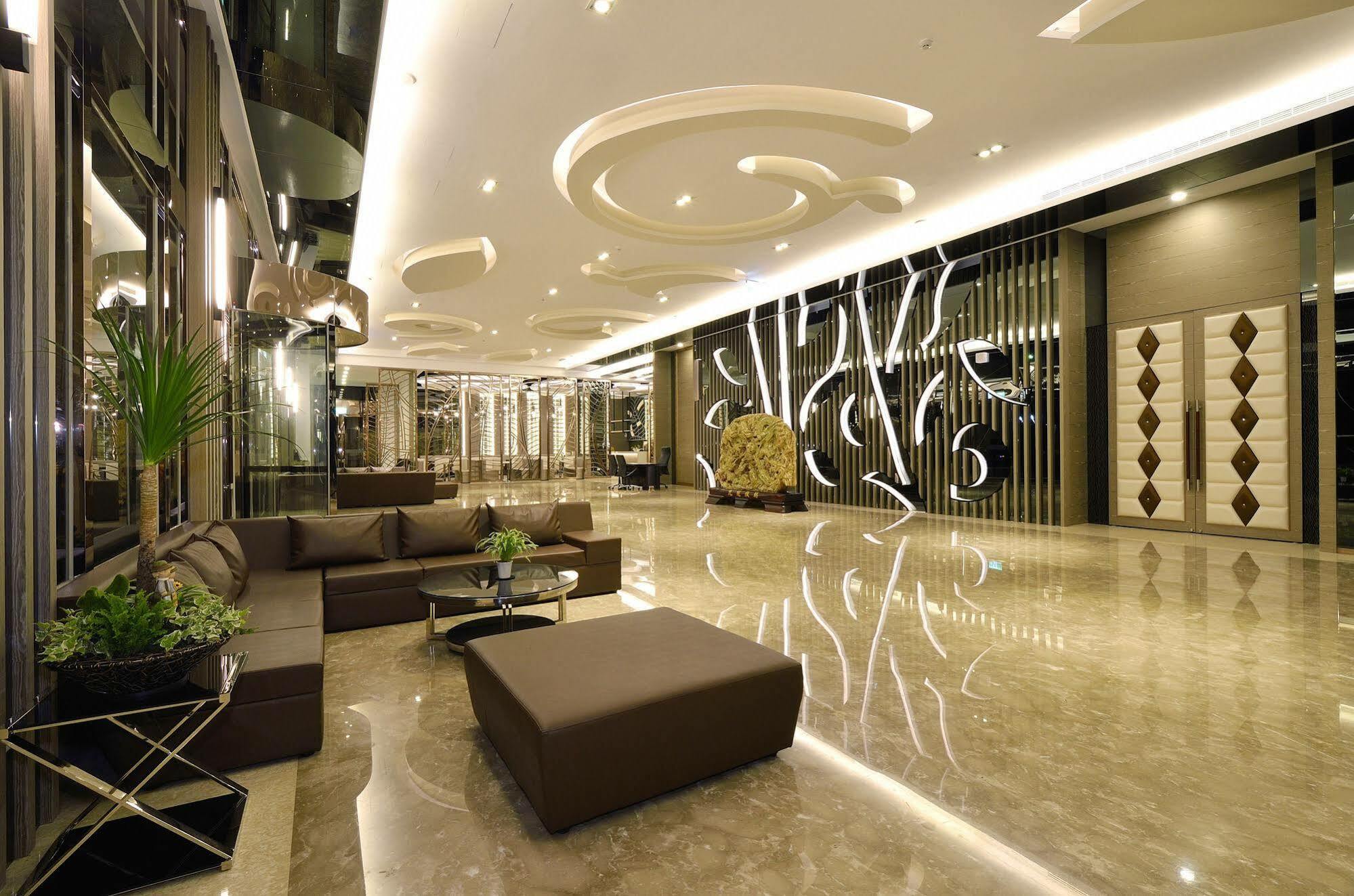Tsun Huang Hotel Chiayi City Exteriör bild