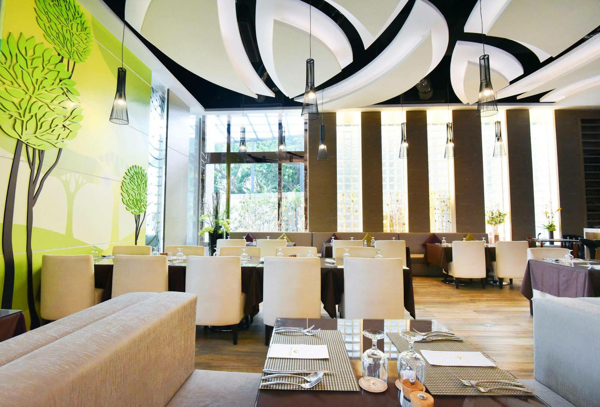 Tsun Huang Hotel Chiayi City Exteriör bild