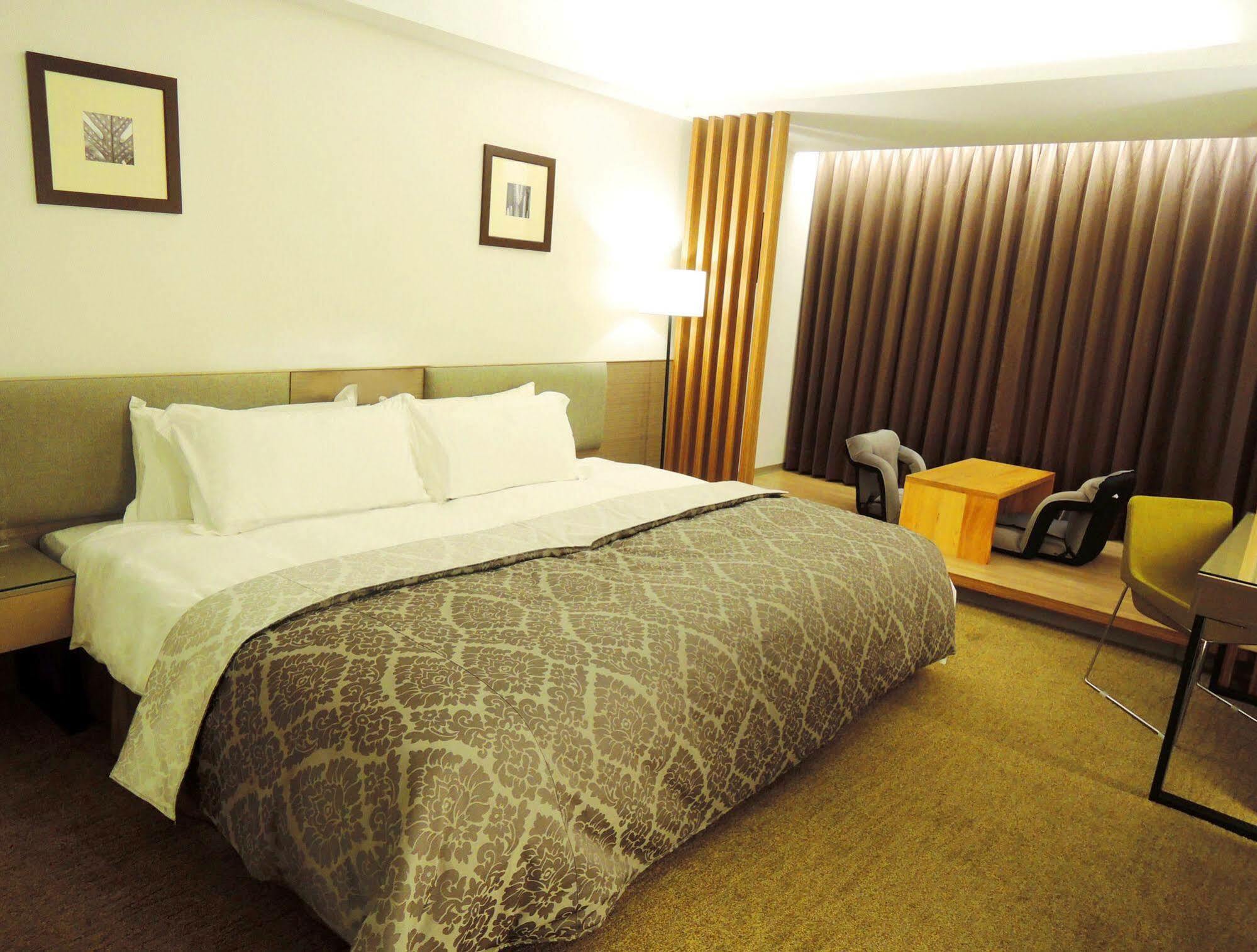 Tsun Huang Hotel Chiayi City Exteriör bild