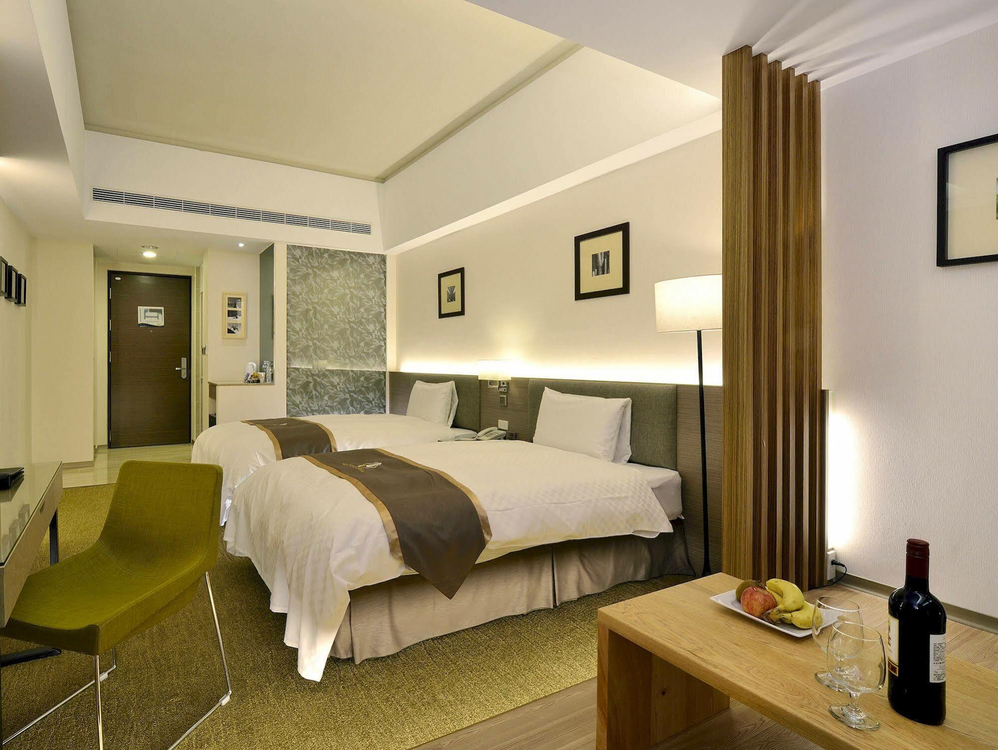 Tsun Huang Hotel Chiayi City Exteriör bild
